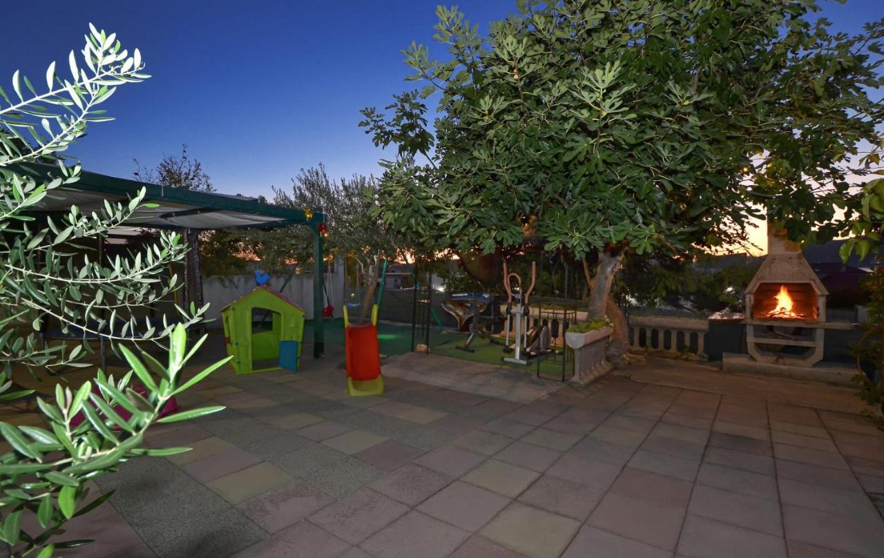 Apartments Santo Trogir - Okrug Gornji المظهر الخارجي الصورة