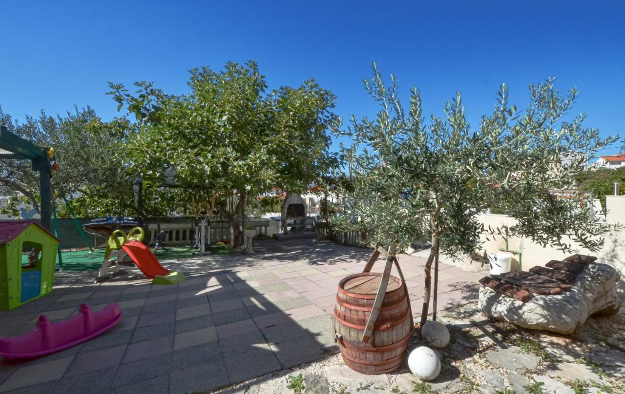 Apartments Santo Trogir - Okrug Gornji المظهر الخارجي الصورة