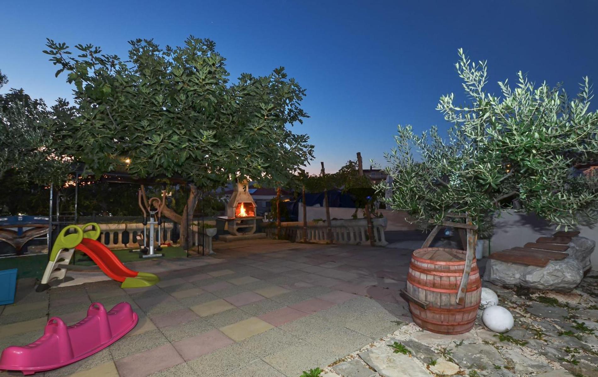 Apartments Santo Trogir - Okrug Gornji المظهر الخارجي الصورة